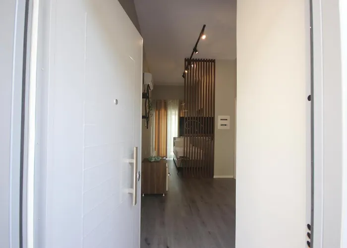 Alyvia Domek letniskowy Himara