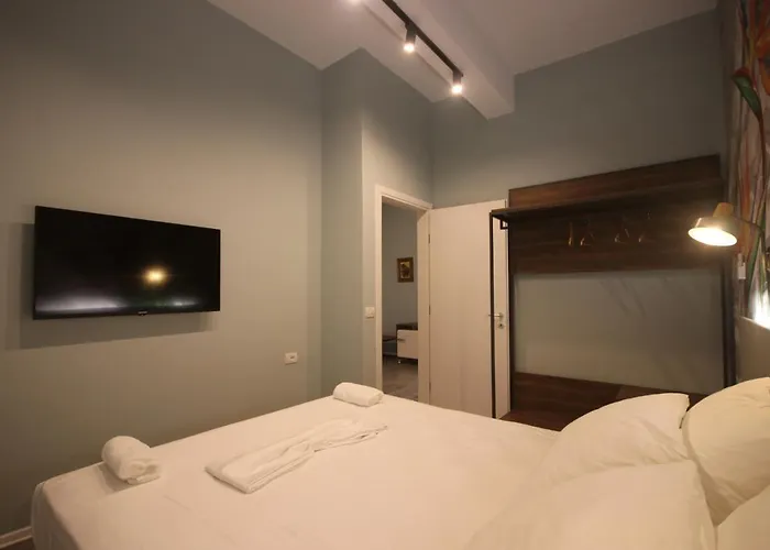 Alyvia Orman Evi Himarë