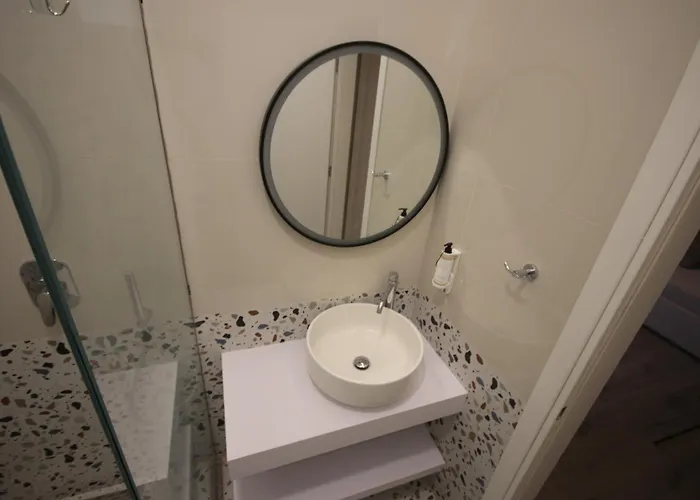 Orman Evi Alyvia Himarë