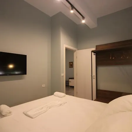 Alyvia Jaktstuga Himare