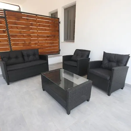 Alyvia 山林小屋 *