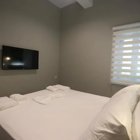 Alyvia بيت خشبي