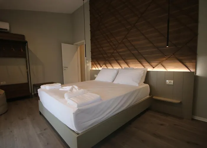 Alyvia Lodge Himarë