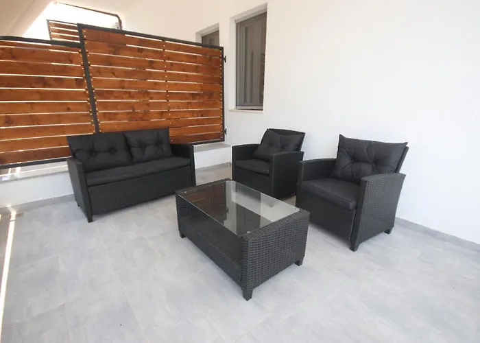 Alyvia Domek letniskowy *